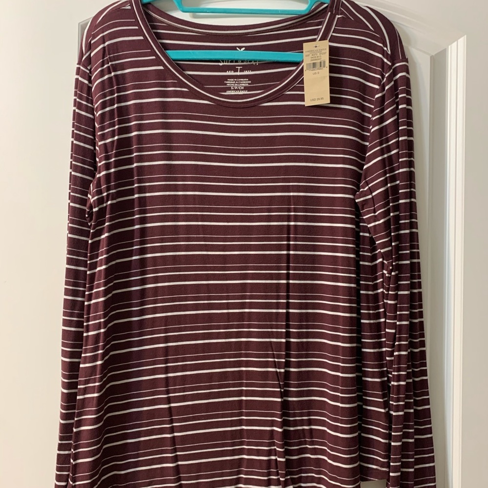 Soft and sexy American Eagle shirt